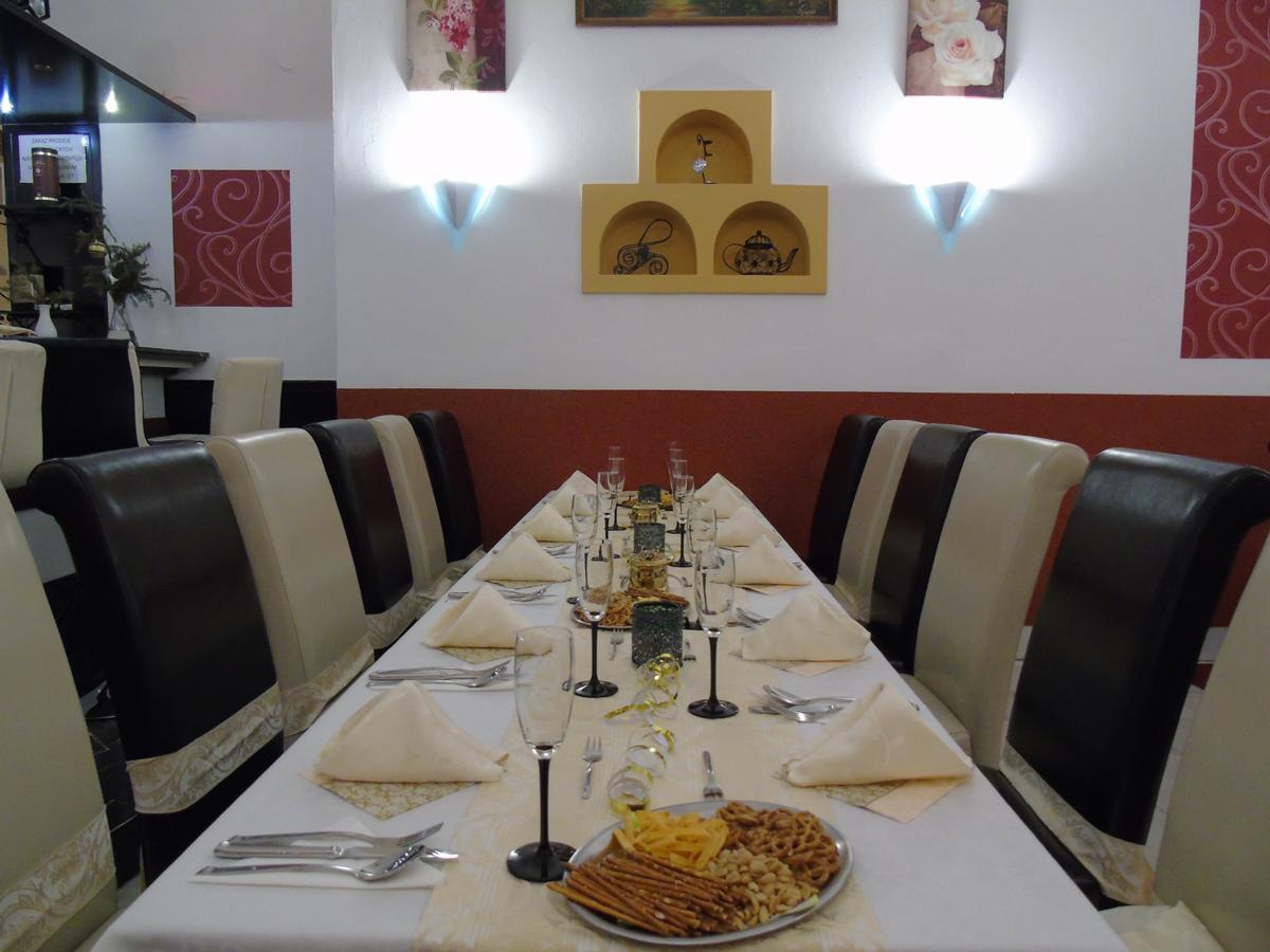 Gl Hotel טרוטנוב מראה חיצוני תמונה