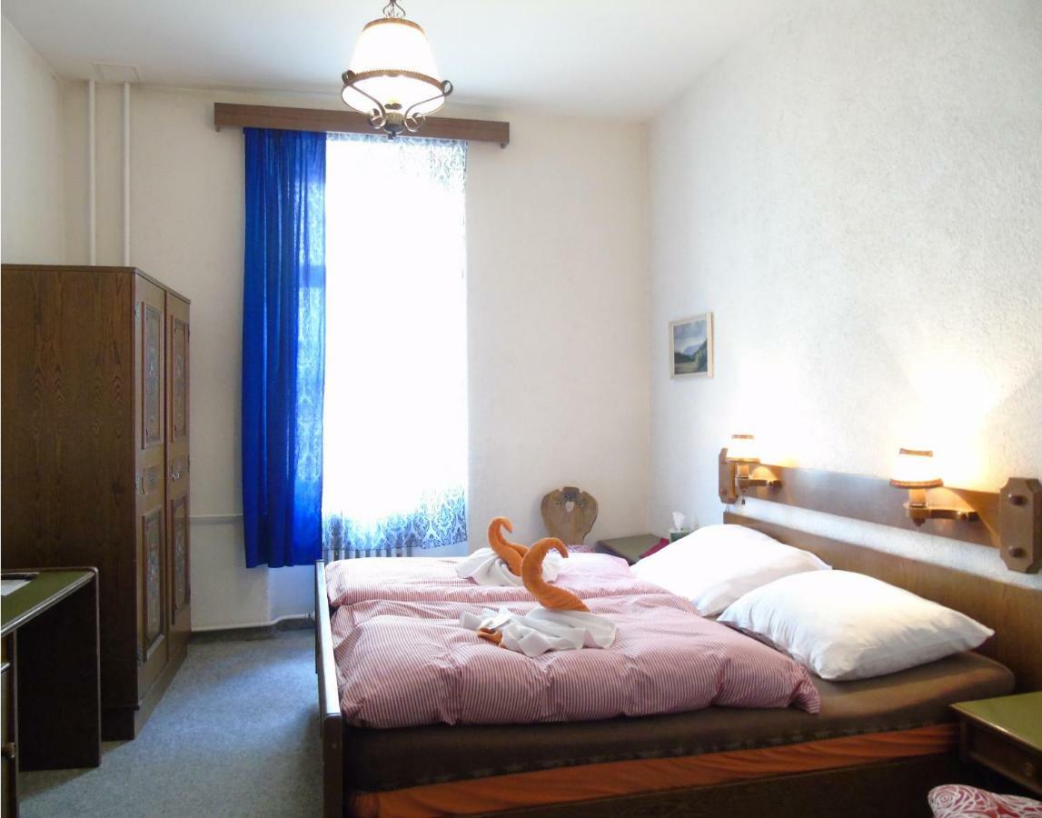 Gl Hotel טרוטנוב מראה חיצוני תמונה